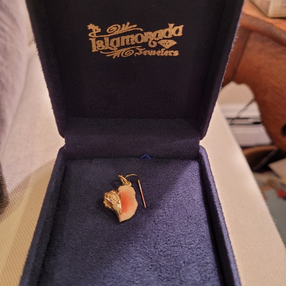 JOSEPH DEPAULA Jewelry - NWT JOSEPH DEPAULA MEDIUM 3D CONCH 14K PENDANT